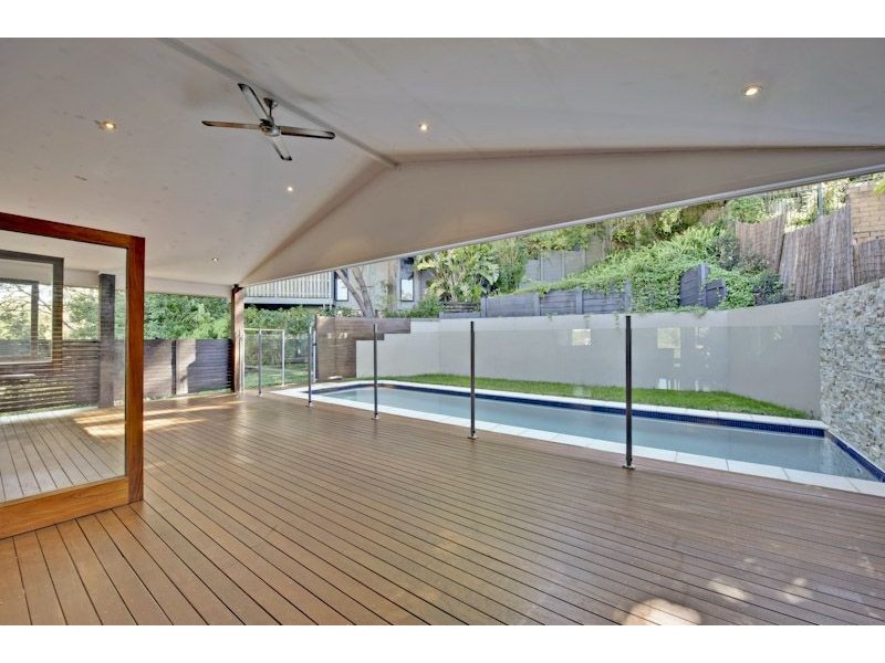 18 Cluden Street, Holland Park West QLD 4121