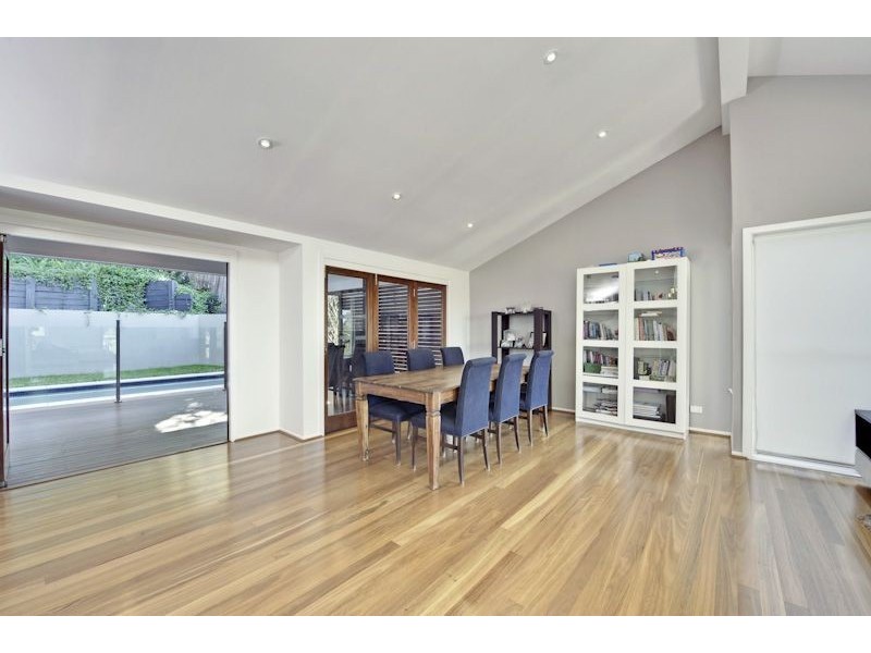 18 Cluden Street, Holland Park West QLD 4121