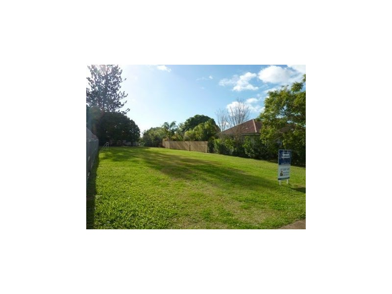 25 Doughty Avenue, Holland Park West QLD 4121