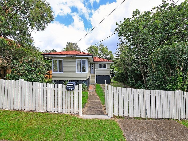 102 Kennington Road, Camp Hill QLD 4152