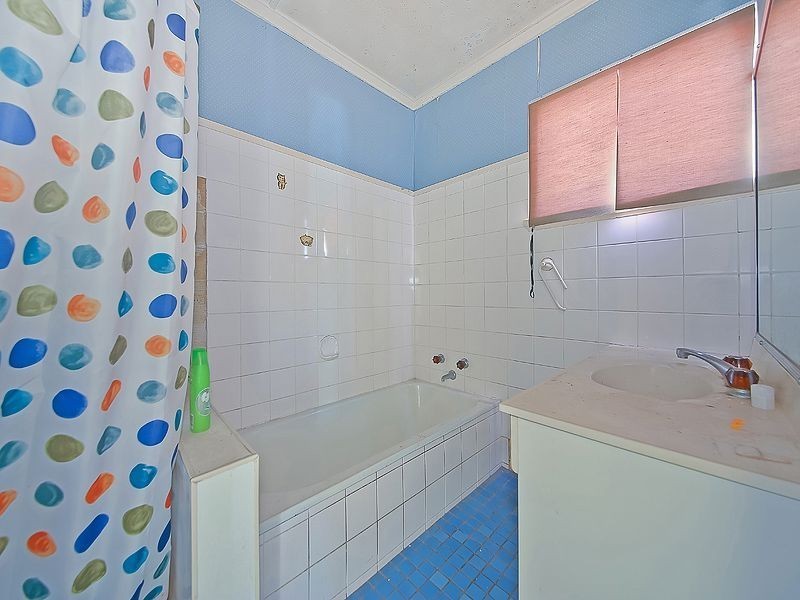 102 Kennington Road, Camp Hill QLD 4152