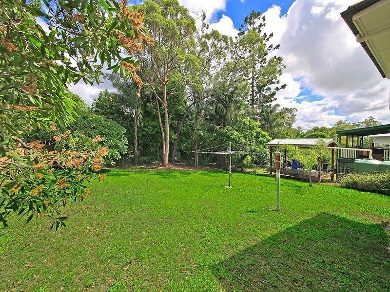 102 Kennington Road, Camp Hill QLD 4152