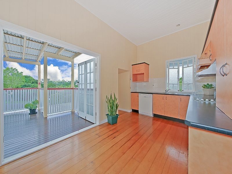 10 Geera Street, Coorparoo QLD 4151