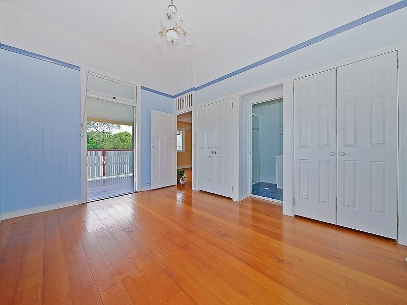 10 Geera Street, Coorparoo QLD 4151