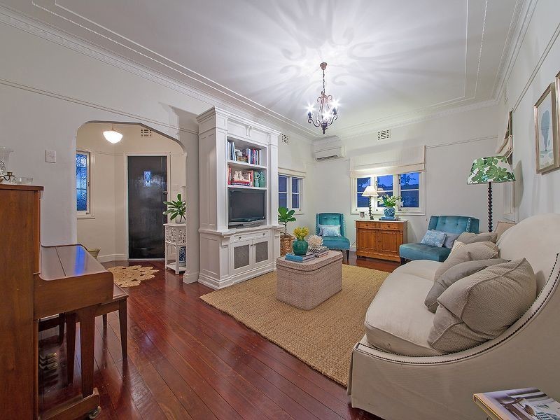 48 Brae Street, Coorparoo QLD 4151