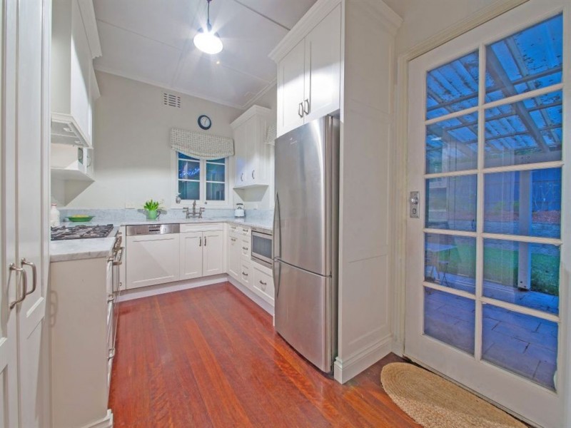 48 Brae Street, Coorparoo QLD 4151