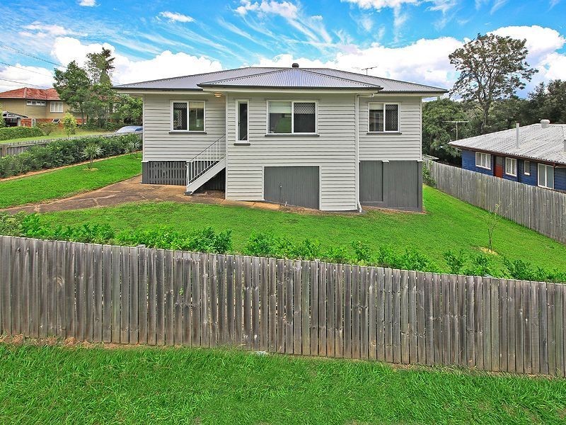 119 Nursery Road, Holland Park West QLD 4121