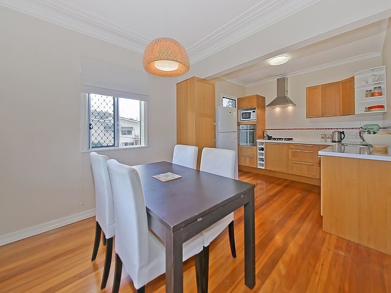 119 Nursery Road, Holland Park West QLD 4121