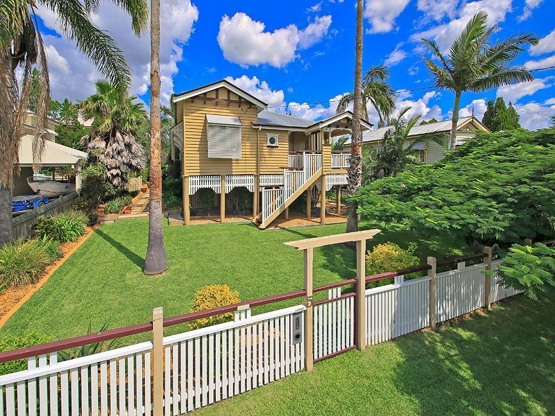 5 Peasant Street, Holland Park West QLD 4121