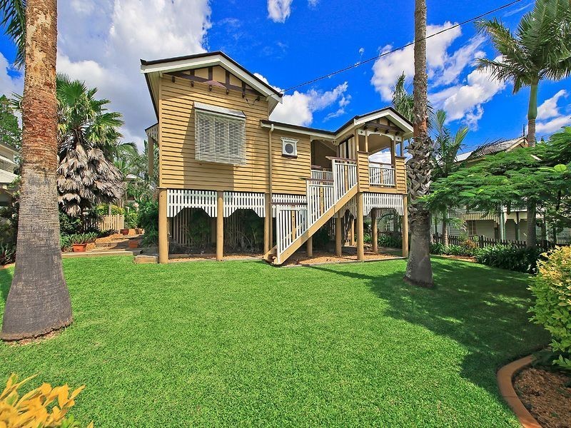 5 Peasant Street, Holland Park West QLD 4121