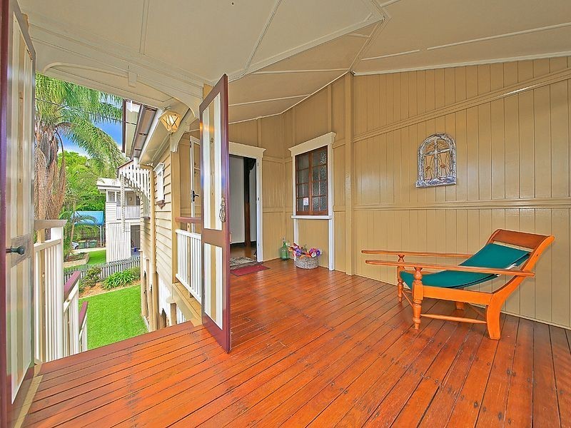 5 Peasant Street, Holland Park West QLD 4121