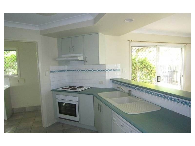 2/16 Hill Crescent, Carina Heights QLD 4152