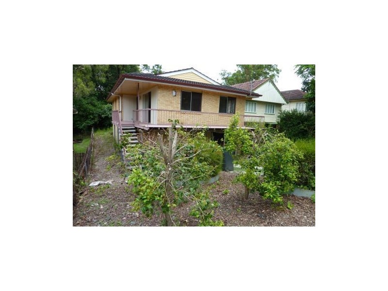 33 Wills Street, Coorparoo QLD 4151