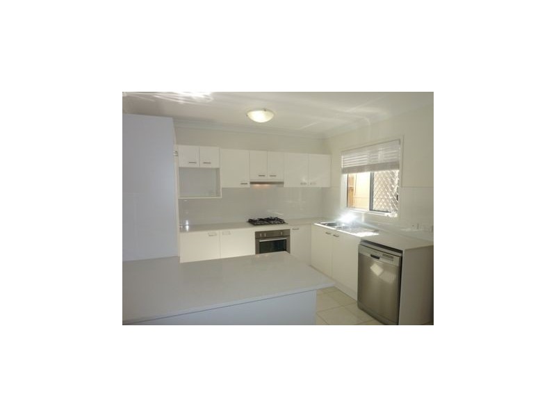 2/14 Bardsley Street, Greenslopes QLD 4120
