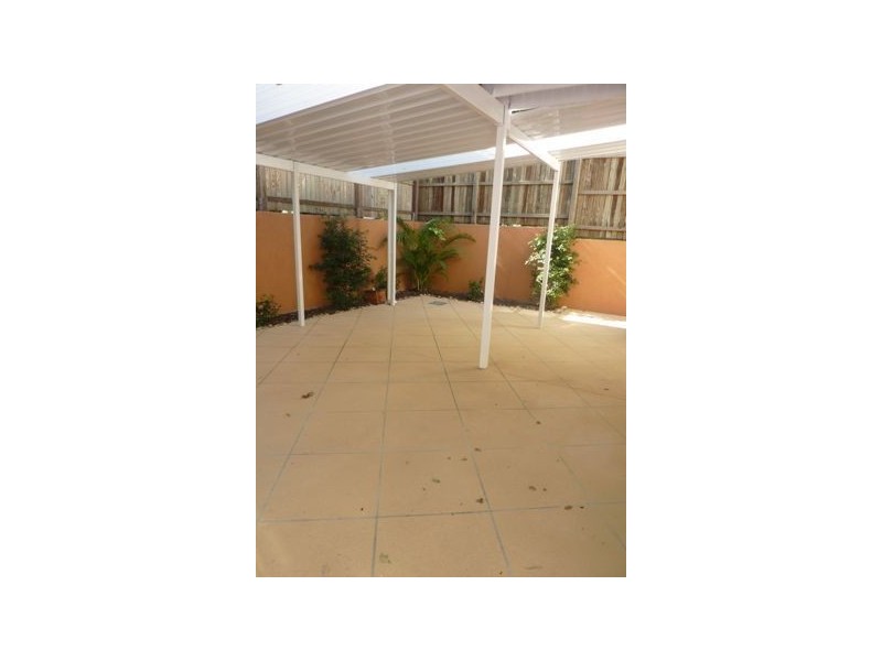 2/14 Bardsley Street, Greenslopes QLD 4120