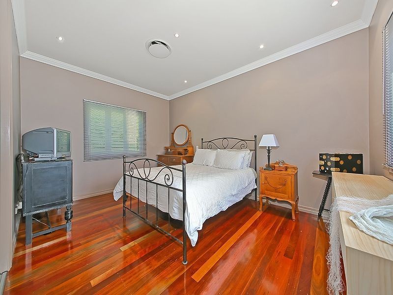 52 Balcha Street, Holland Park QLD 4121