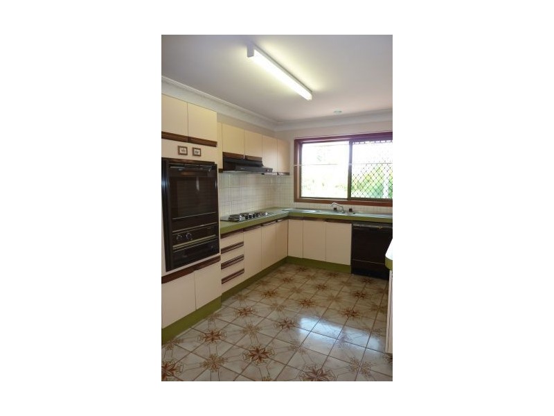 96 Kilmorey Street, Carindale QLD 4152