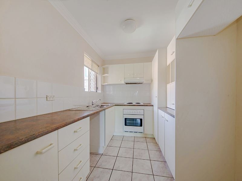 2/15 McLay Street, Coorparoo QLD 4151