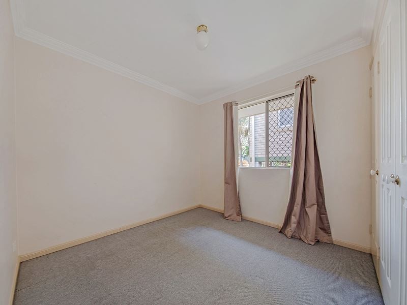 2/15 McLay Street, Coorparoo QLD 4151