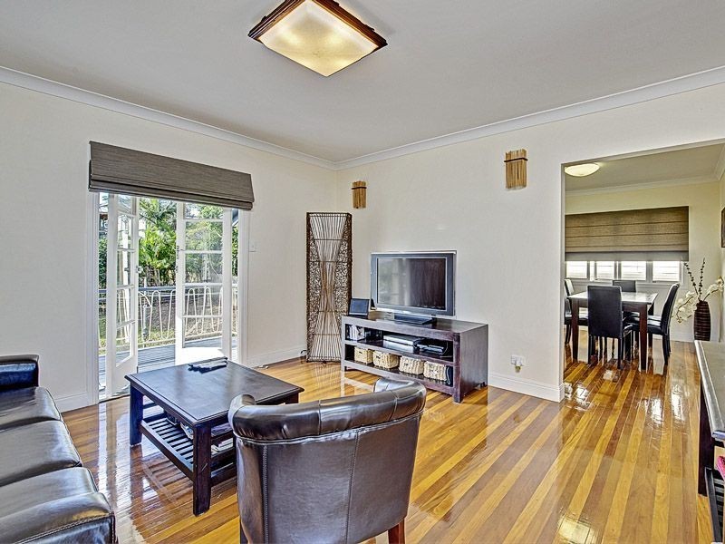 6 Garden Street, Greenslopes QLD 4120