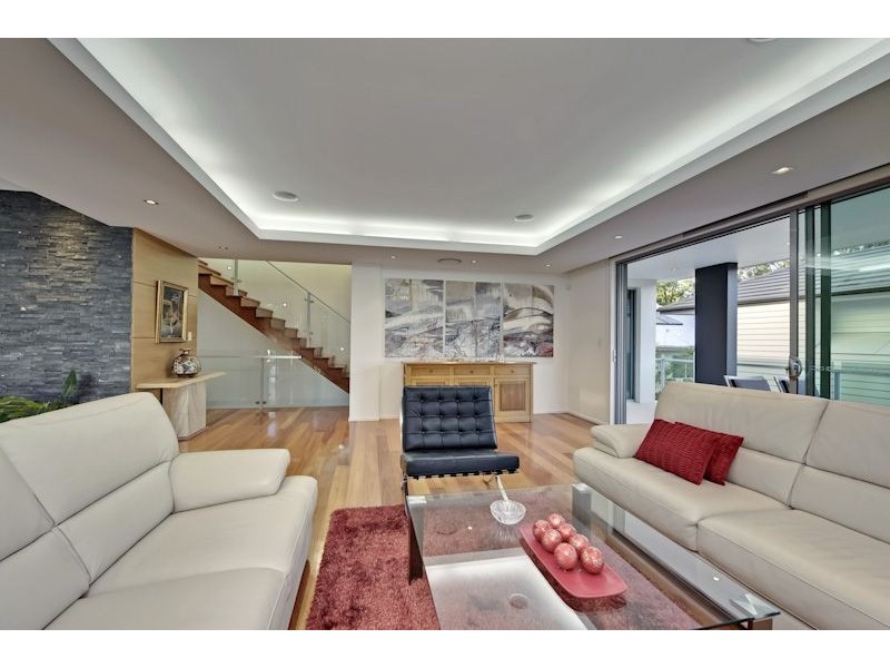 11 Crucis Street, Coorparoo QLD 4151