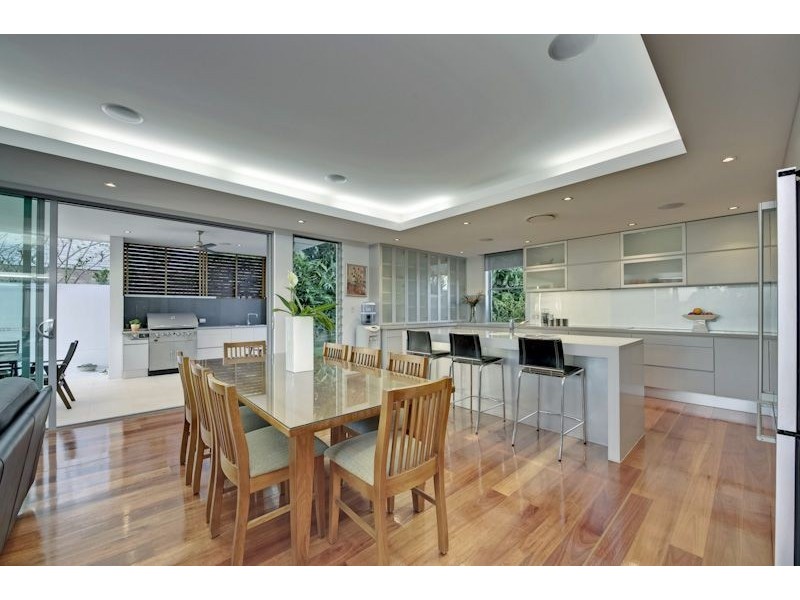 11 Crucis Street, Coorparoo QLD 4151