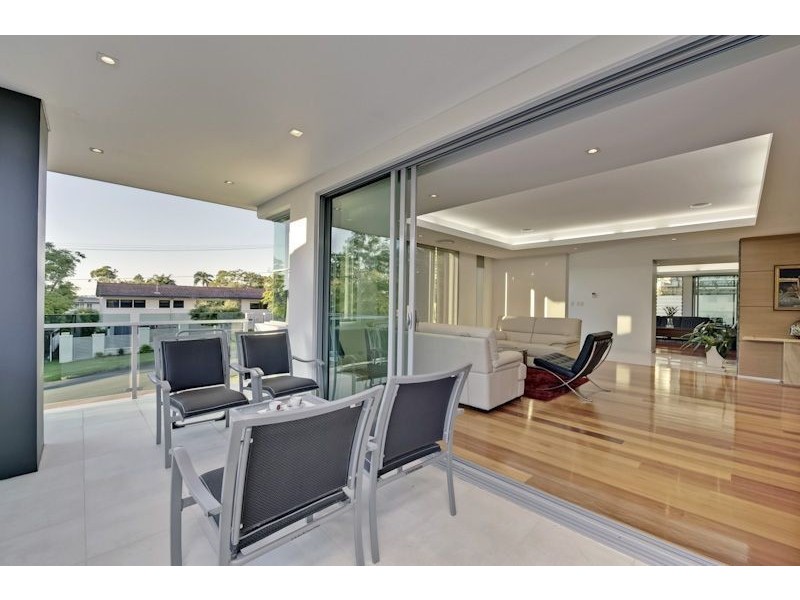 11 Crucis Street, Coorparoo QLD 4151