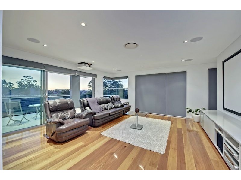 11 Crucis Street, Coorparoo QLD 4151