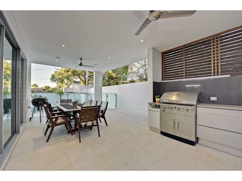 11 Crucis Street, Coorparoo QLD 4151