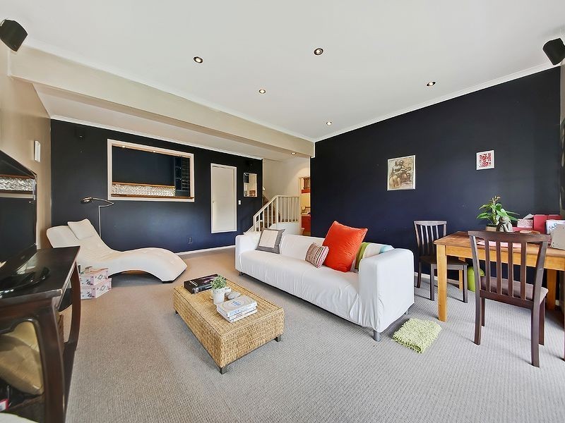 6 Kerrydan Street, Holland Park West QLD 4121