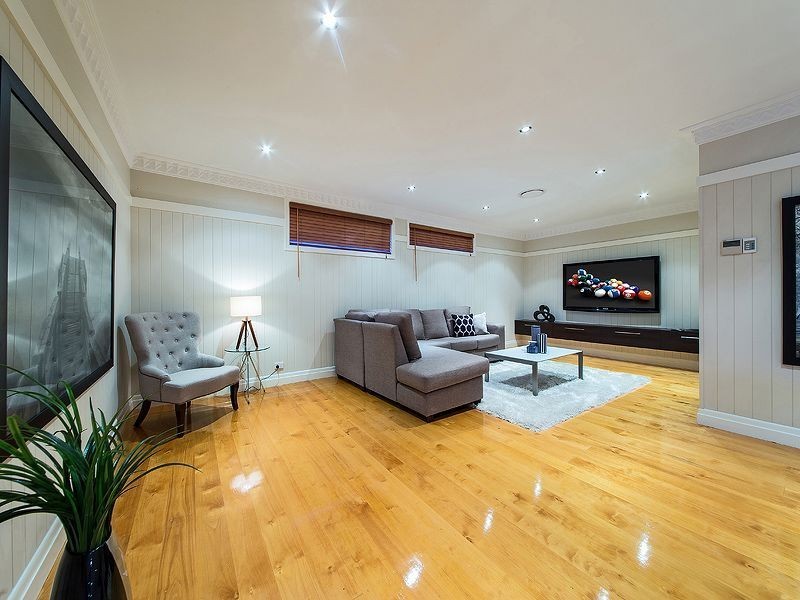 76 Abbotsleigh Street, Holland Park QLD 4121