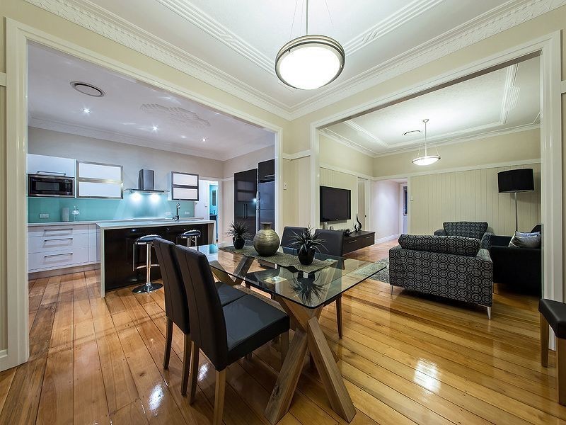 76 Abbotsleigh Street, Holland Park QLD 4121