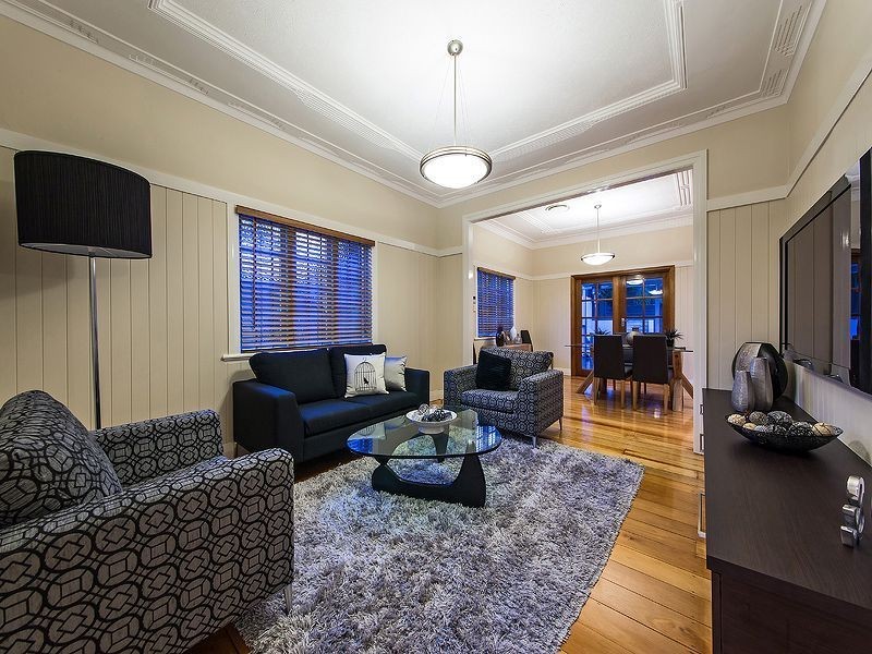 76 Abbotsleigh Street, Holland Park QLD 4121