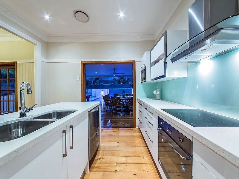 76 Abbotsleigh Street, Holland Park QLD 4121