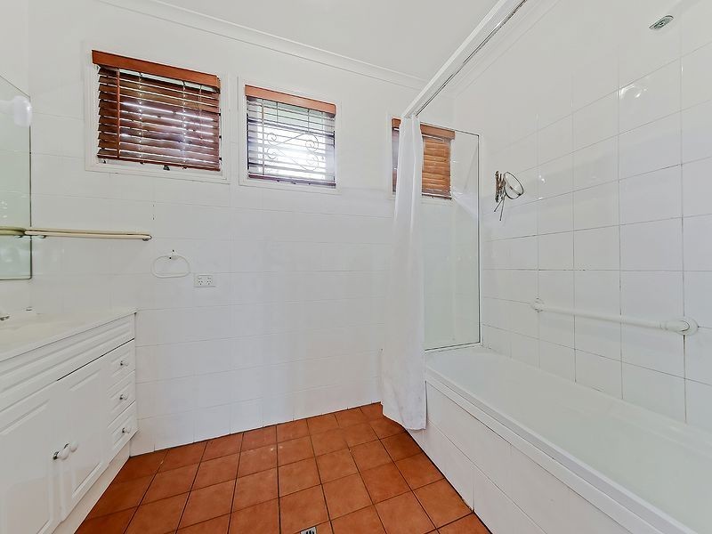 35 Esmonde Place, Coorparoo QLD 4151