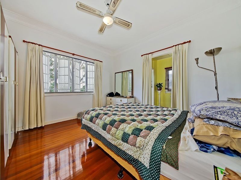 34 Procyon Street, Coorparoo QLD 4151