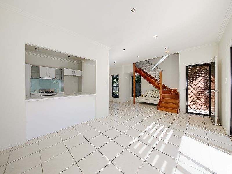 1,2,3/23 Gladys Street, Greenslopes QLD 4120