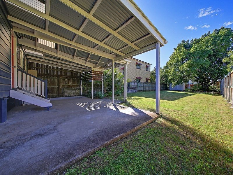 11 Lilly Street, Greenslopes QLD 4120