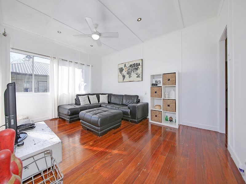 142 Lutzow Street, Tarragindi QLD 4121