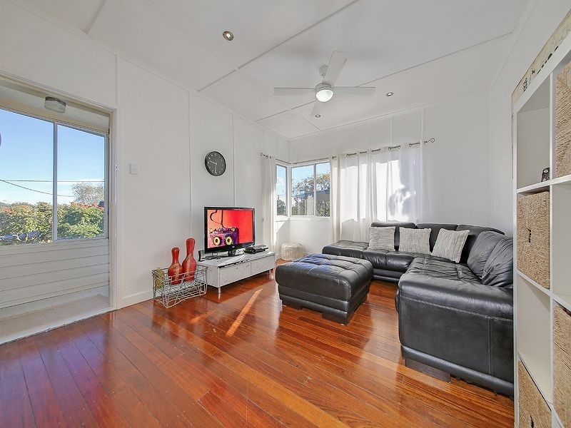 142 Lutzow Street, Tarragindi QLD 4121