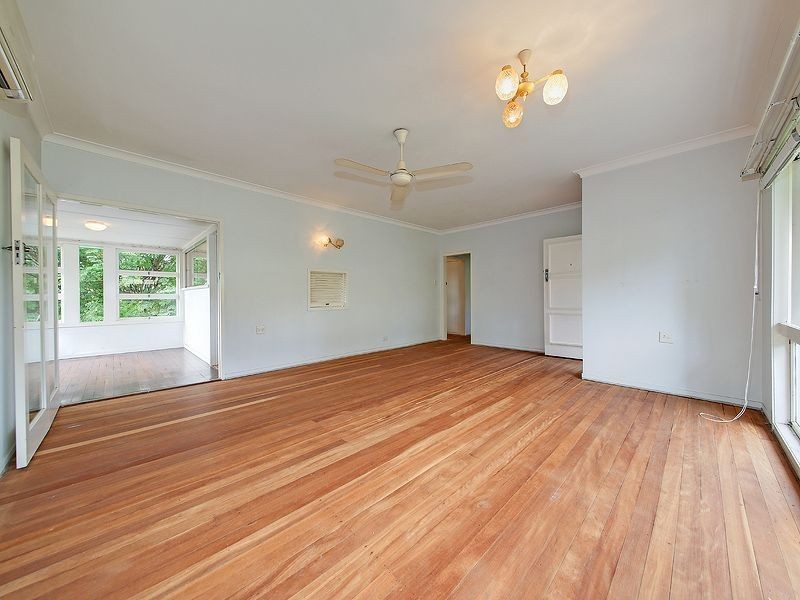 10 Springleigh Street, Coorparoo QLD 4151