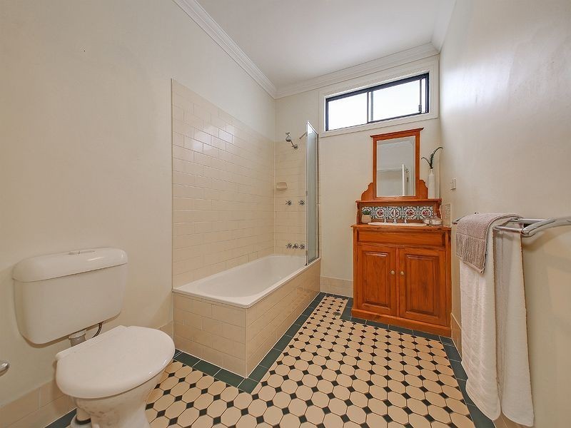 62 Wyena Street, Camp Hill QLD 4152