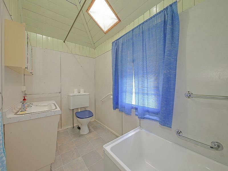 53 Qualtrough Street, Woolloongabba QLD 4102