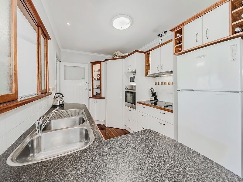 7 Dodwell Street, Holland Park West QLD 4121