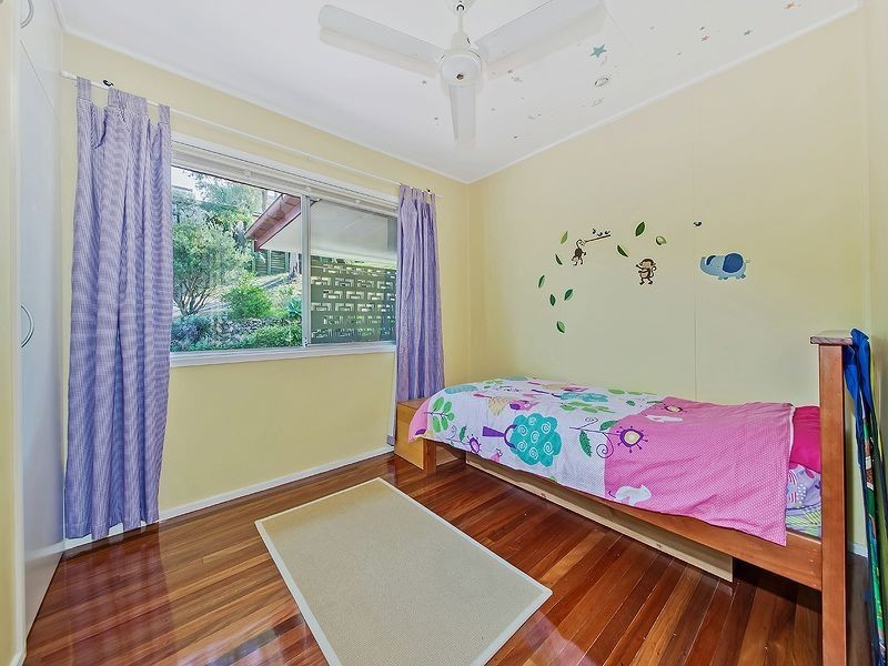 7 Dodwell Street, Holland Park West QLD 4121