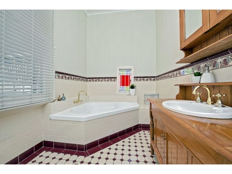 401 Upper Cornwall Street, Coorparoo QLD 4151