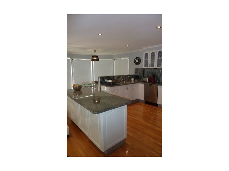 92 Coventry Circuit, Carindale QLD 4152
