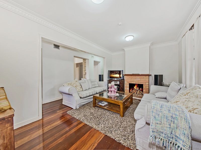 19 Springleigh Street, Coorparoo QLD 4151