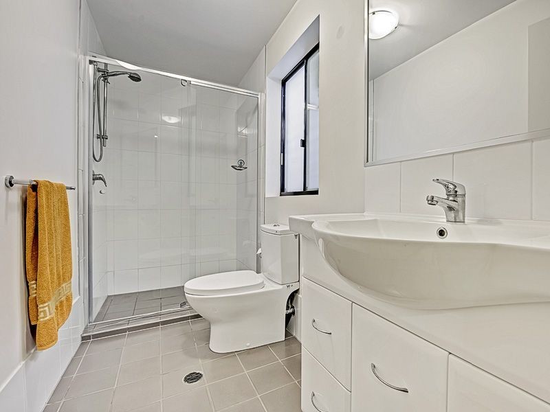 1/135 Cavendish Road, Coorparoo QLD 4151