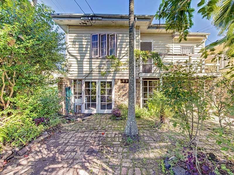 21 Castor Ave, Coorparoo QLD 4151